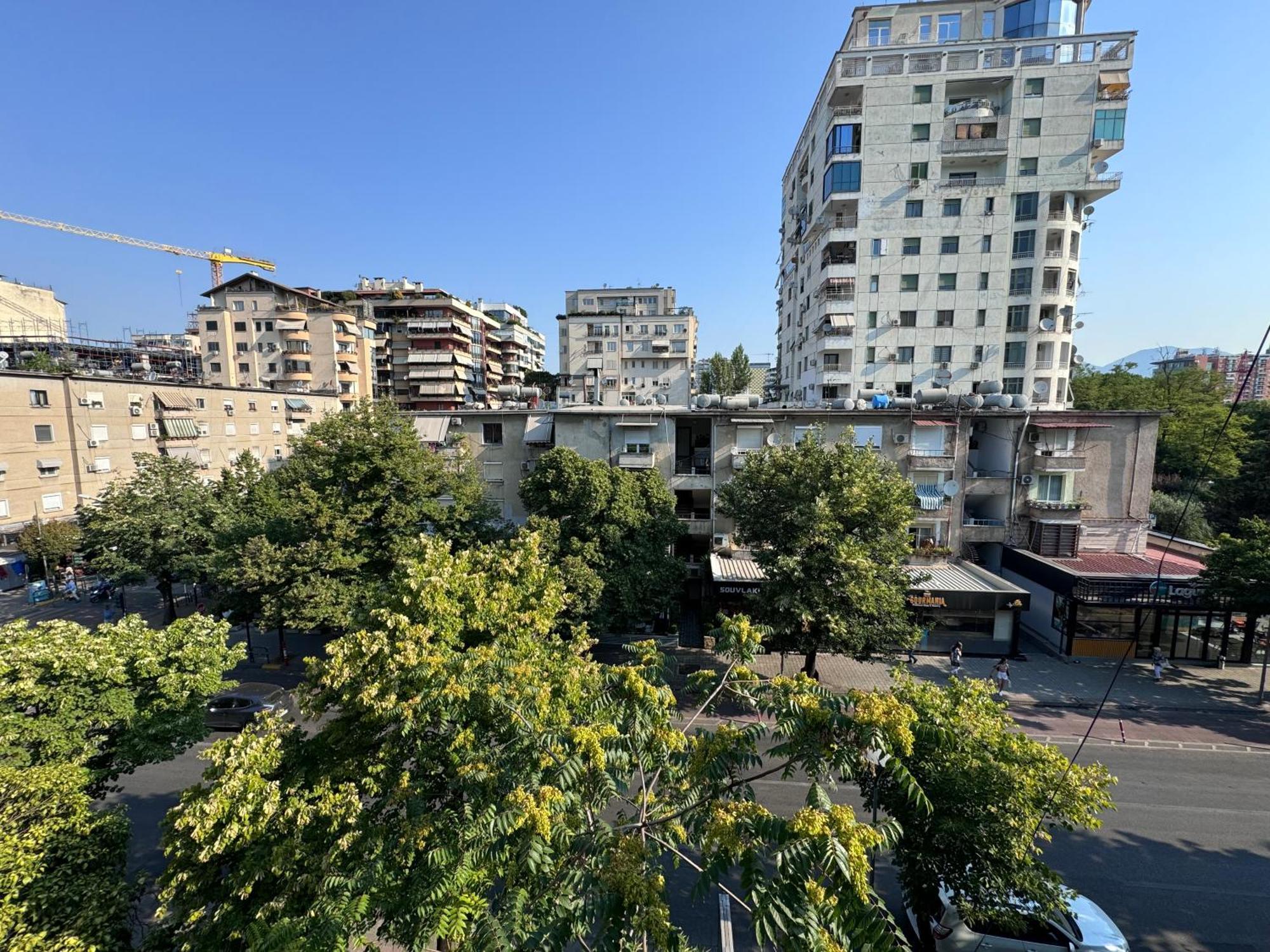 The Hidden Gem Of Blloku Apartment Tiranë Luaran gambar