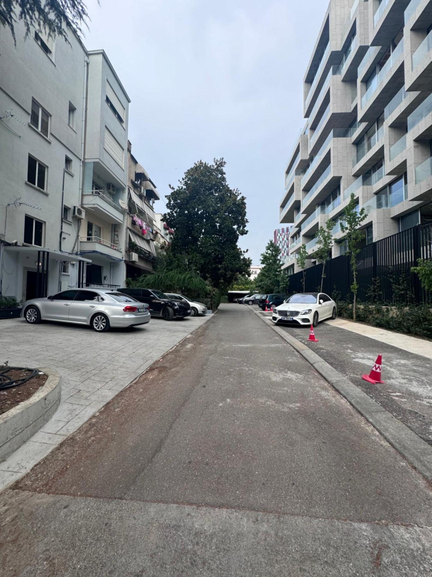 The Hidden Gem Of Blloku Apartment Tiranë Luaran gambar