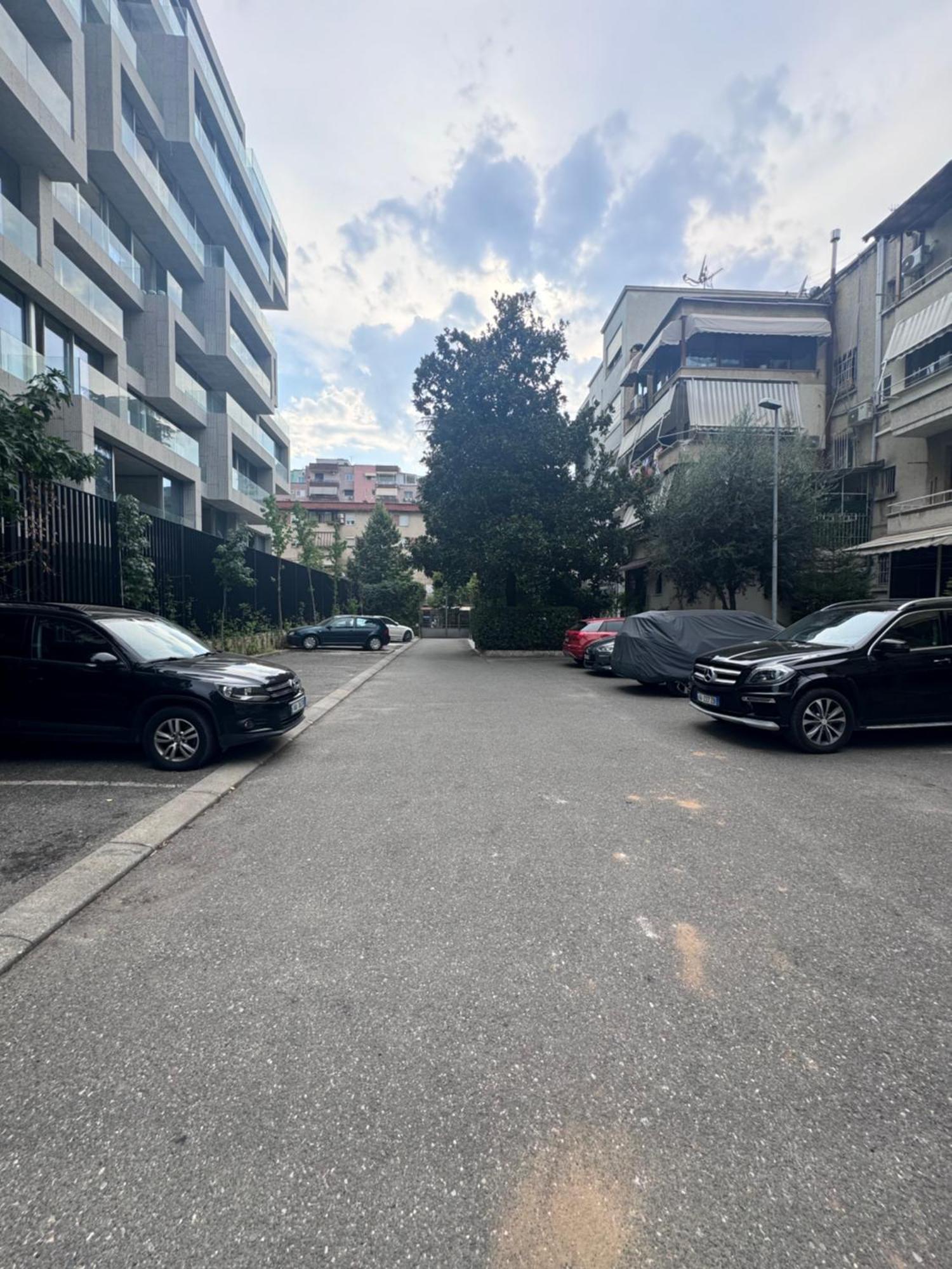 The Hidden Gem Of Blloku Apartment Tiranë Luaran gambar